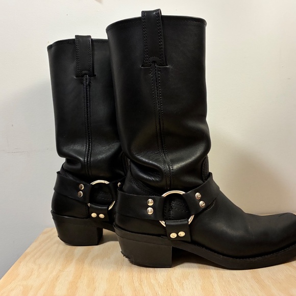 Frye Boot - Harness 12R - Black Western / Cowboy Boot Size 7 - Picture 2 of 5